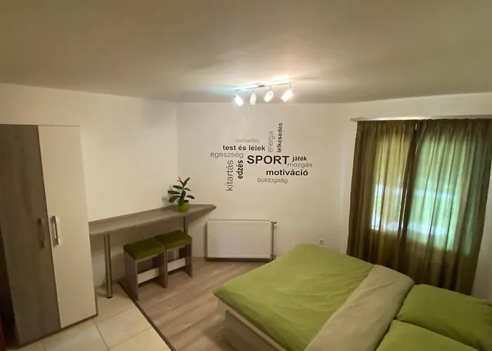 Rp Fitlife Es Vendeghaz בית הארחה 3*