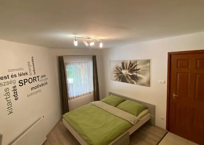 Rp Fitlife Es Vendeghaz בית הארחה 3*