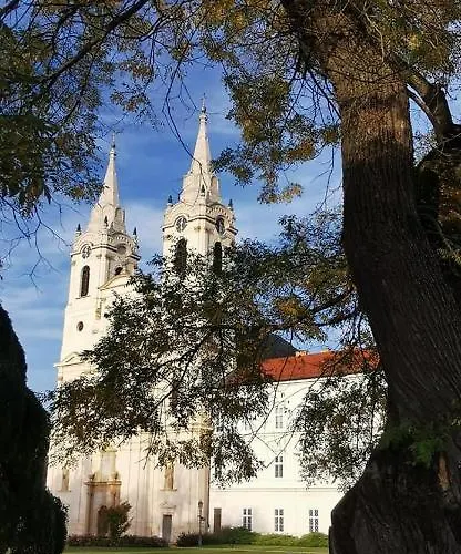 Rp Fitlife Es Vendeghaz 3*